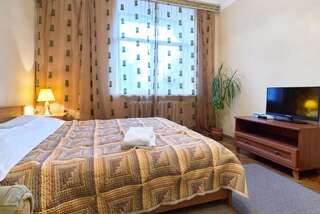 Апартаменты Home Hotel Apartments on Lva Tolstogo Киев Апартаменты: ул. Льва Толстого, 5А-5