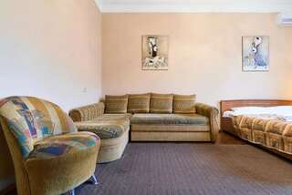 Апартаменты Home Hotel Apartments on Lva Tolstogo Киев Апартаменты: ул. Льва Толстого, 5А-7