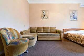 Апартаменты Home Hotel Apartments on Lva Tolstogo Киев Апартаменты: ул. Льва Толстого, 5А-25