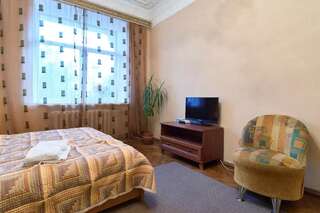 Апартаменты Home Hotel Apartments on Lva Tolstogo Киев Апартаменты: ул. Льва Толстого, 5А-31