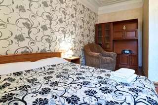 Апартаменты Home Hotel Apartments on Lva Tolstogo Киев Апартаменты: ул. Льва Толстого, 5А-40
