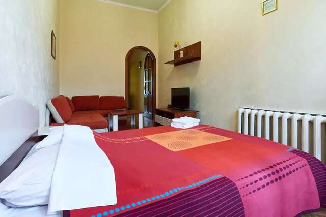 Апартаменты Home Hotel Apartments on Lva Tolstogo Киев-11